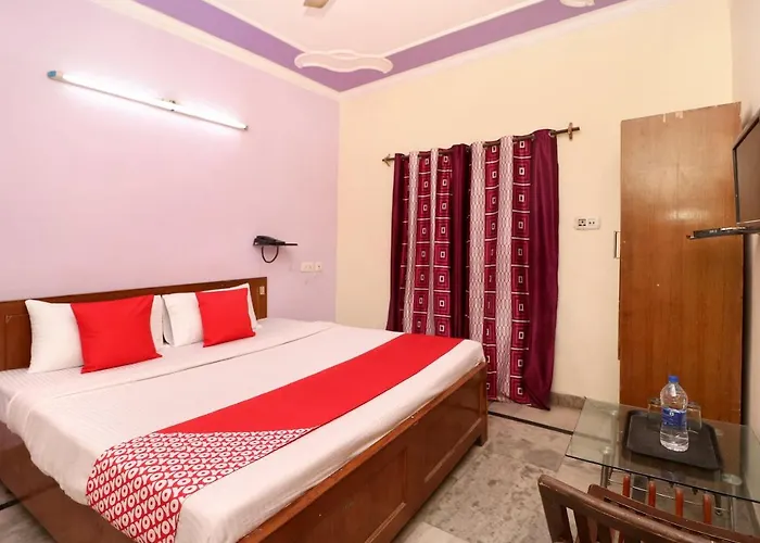 Oyo 28168 Hotel Regal 2