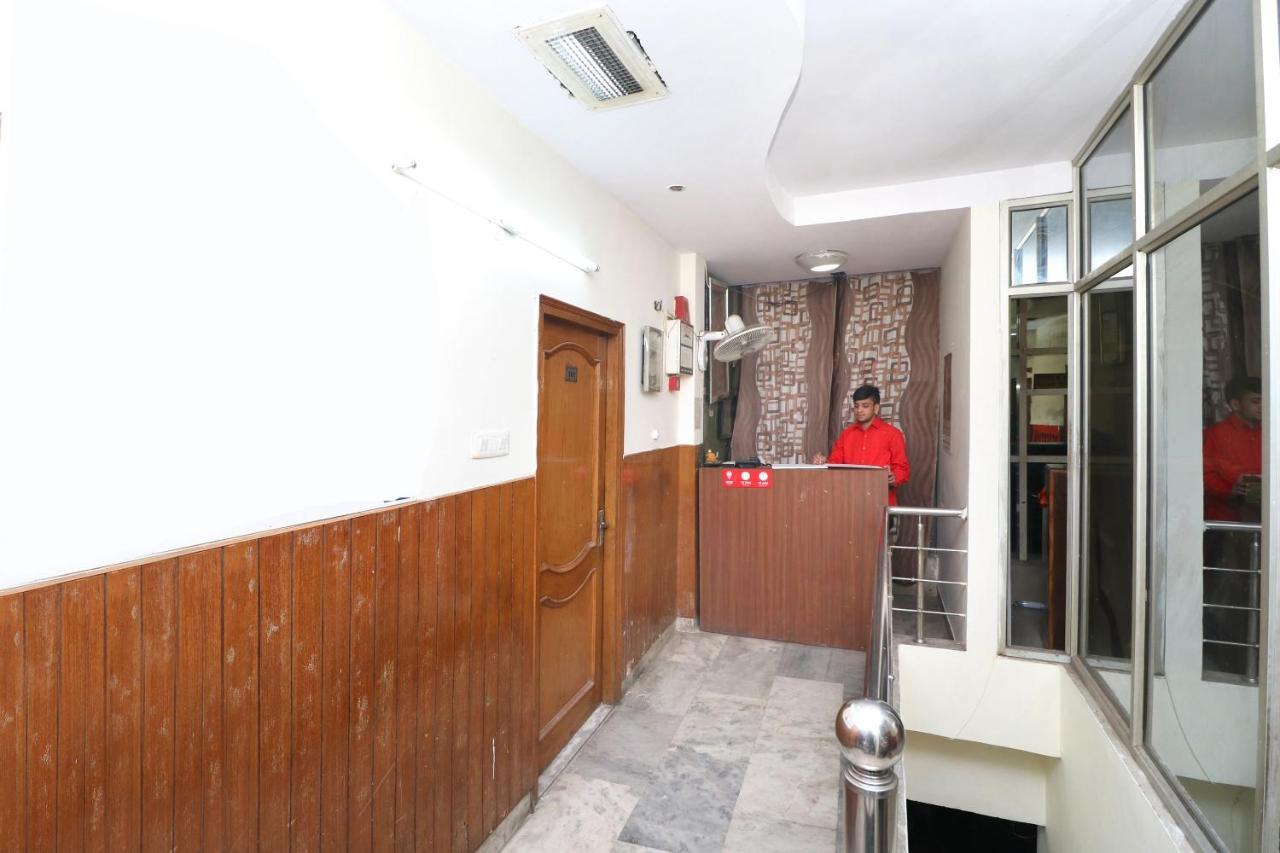 Hotel Oyo 28168 Regal 2