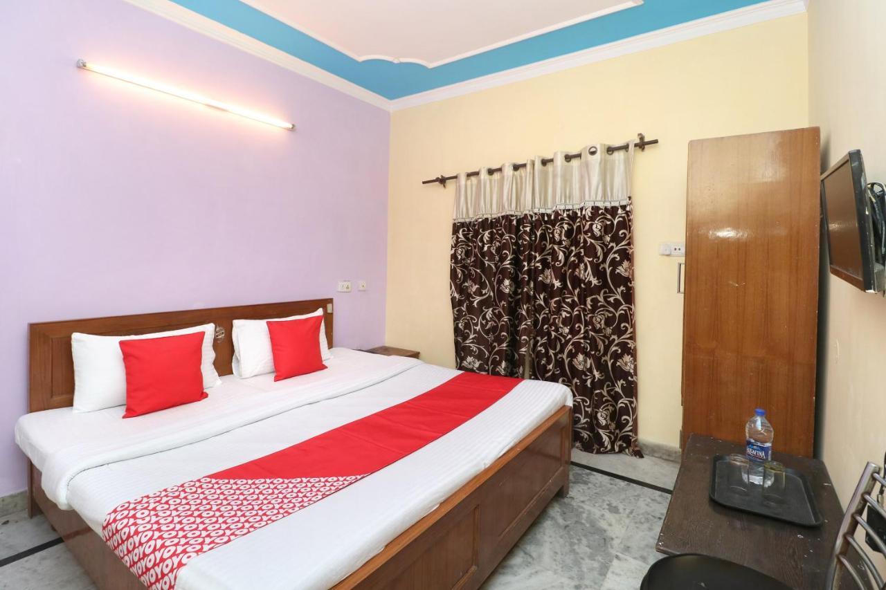 Oyo 28168 Regal 2 Hotel