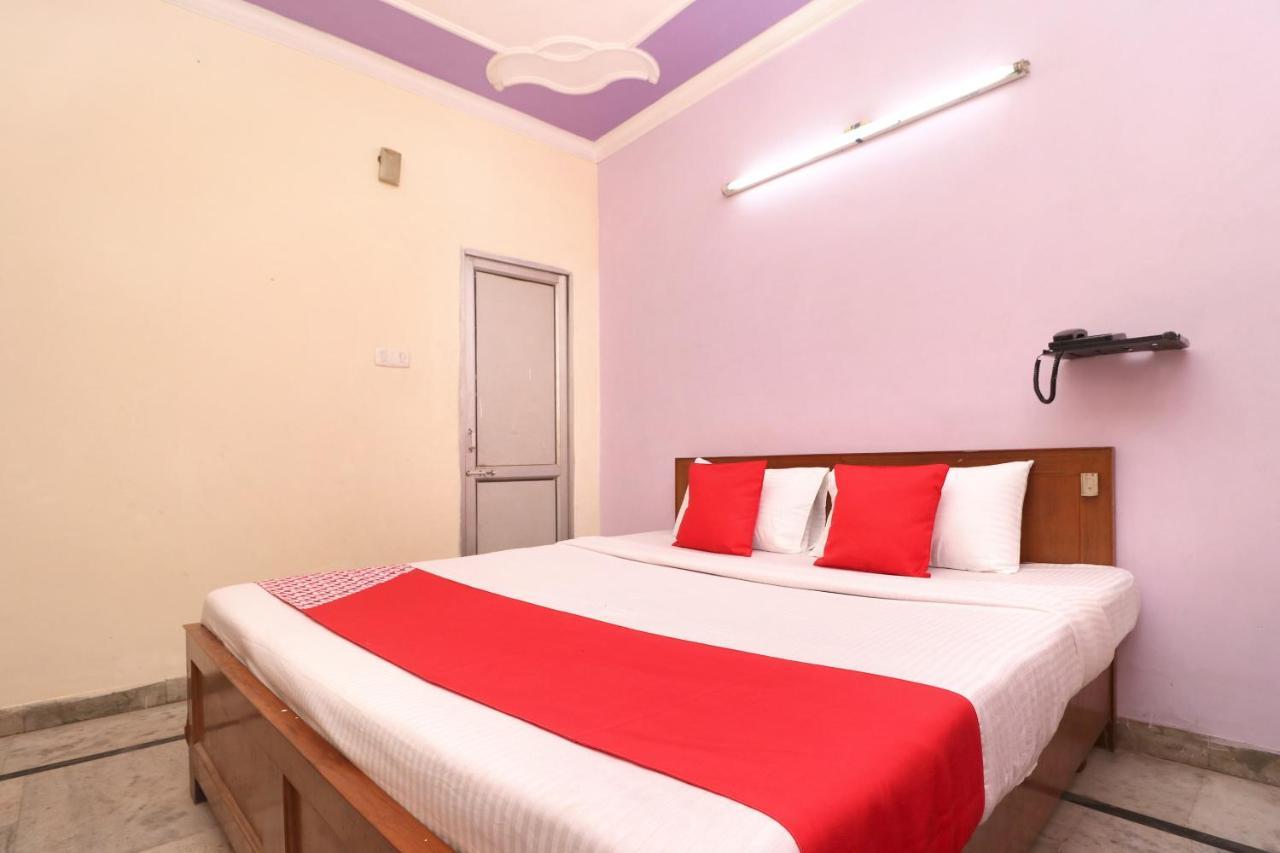 Oyo 28168 Regal 2 Chandigarh
