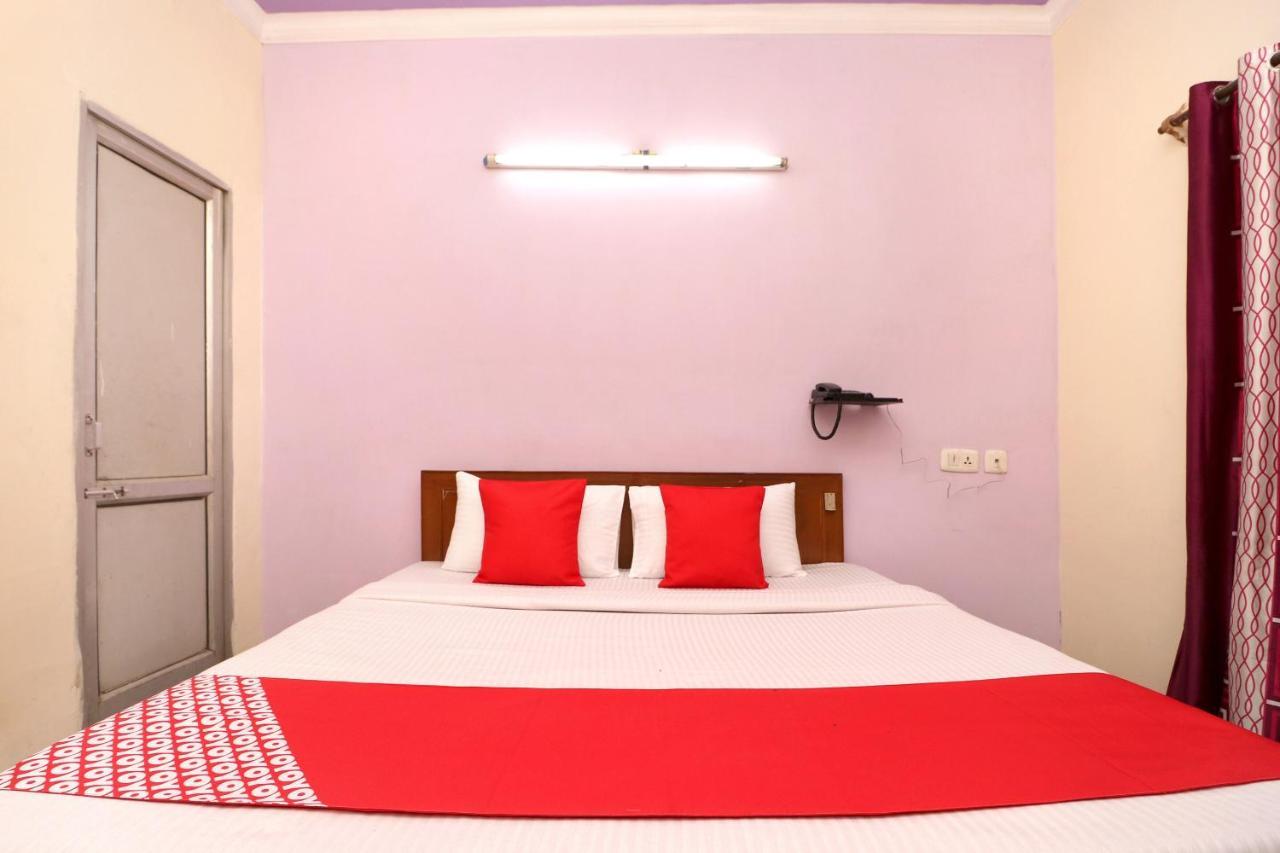 Oyo 28168 Regal 2 Chandigarh