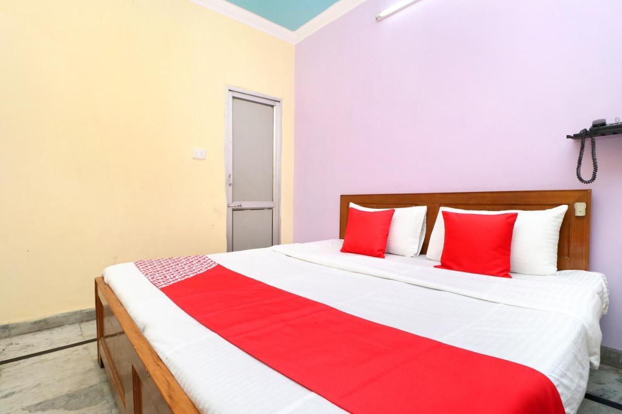 Oyo 28168 Regal 2 Hotel 3*